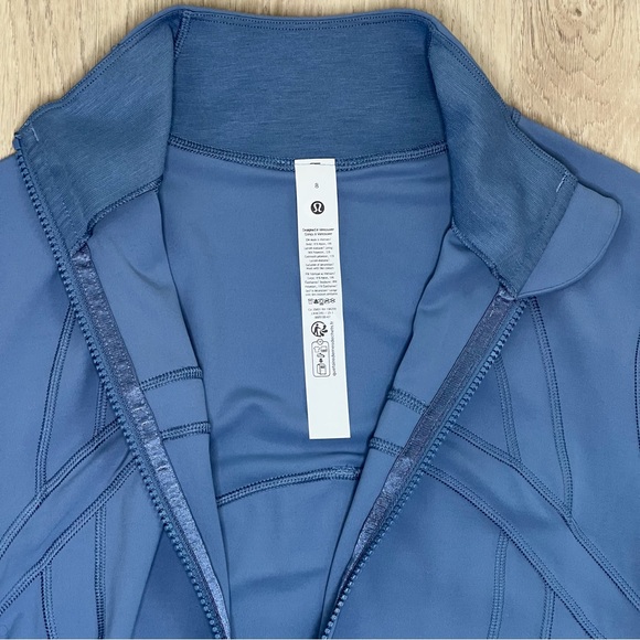 NWOT! Lululemon Define Washed Denim Blue Full Zip Jacket Size 8 - Picture 6 of 9
